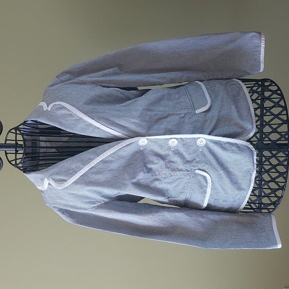 Liz Claiborne Jackets & Blazers - "Liz Claiborne" 12P, jacker, 98% cotton 2% spandex, great condition